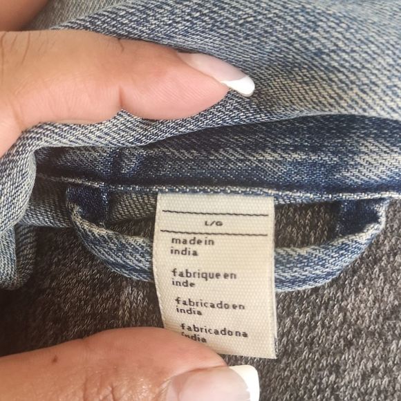 🌸🌸 Levi Vintage Ladies Distressed  Denim Jeans Jacket  Washed Blue Large 🌸🌸 - Picture 10 of 15